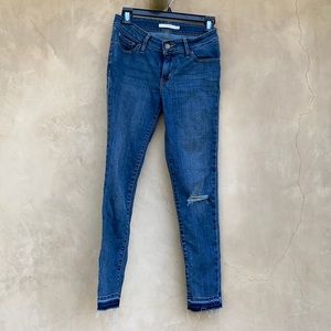 Perfect condition and great material. Down for offers💗